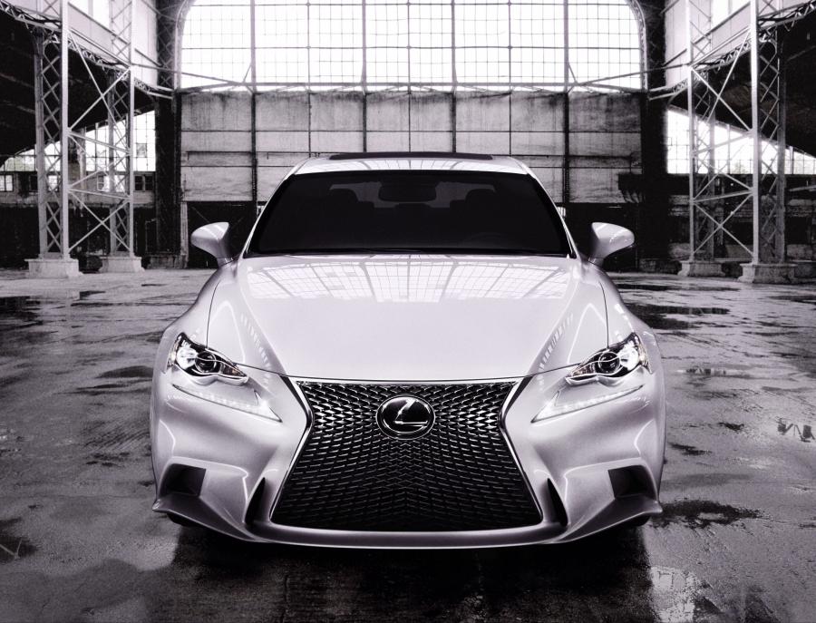  Lexus IS350 F-Sport 2013 года  (фото 3 из 19)